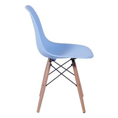 Cadeira Eames Eiffel Azul com Pés de Madeira