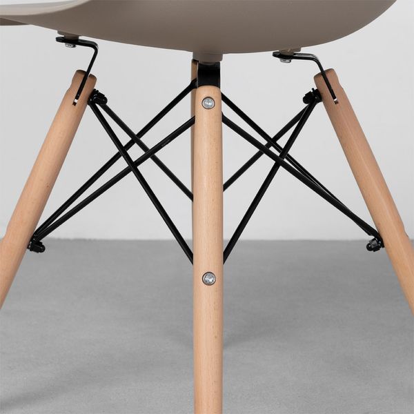 cadeira-eiffel-fendi-base-madeira-detalhe-base