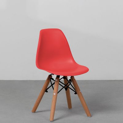 cadeira-eiffel-infantil-base-madeira-vermelha-diagonal