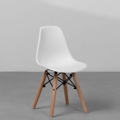 cadeira-eiffel-infantil-base-madeira-branca-diagonal