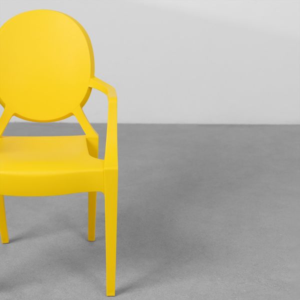 cadeira-infantil-invisible-com-braco-amarela-detalhes
