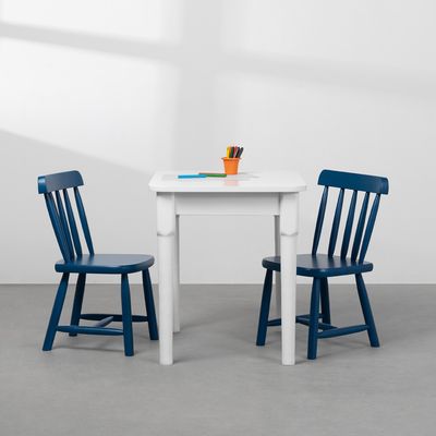 conjunto-mesa-mia-com-2-cadeiras-mia-infantil-azul-ambiente