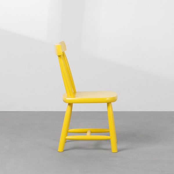 cadeira-mia-infantil-base-madeira-amarelo-lateral