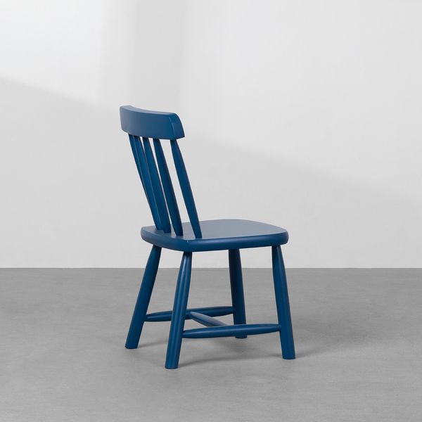 cadeira-mia-infantil-base-madeira-azul-diagonal-traseira