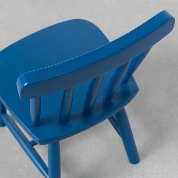 cadeira-mia-infantil-base-madeira-azul-superior