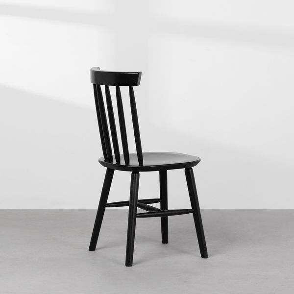 cadeira-mia-preto-diagonal-traseira