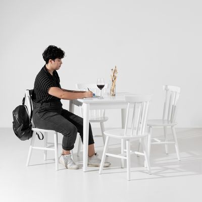 conjunto-mesa-mia-80x80cm-com-4-cadeiras-mia-branco-ambiente