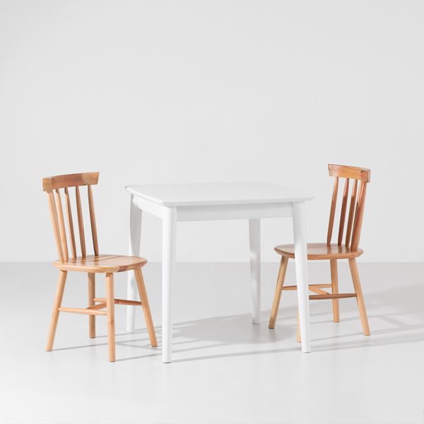 conjunto-mesa-mia-branco-80x80-com-2-cadeiras-mia-natural