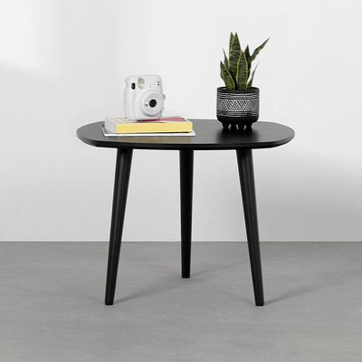 mesa-de-centro-lila-redonda-ambientada