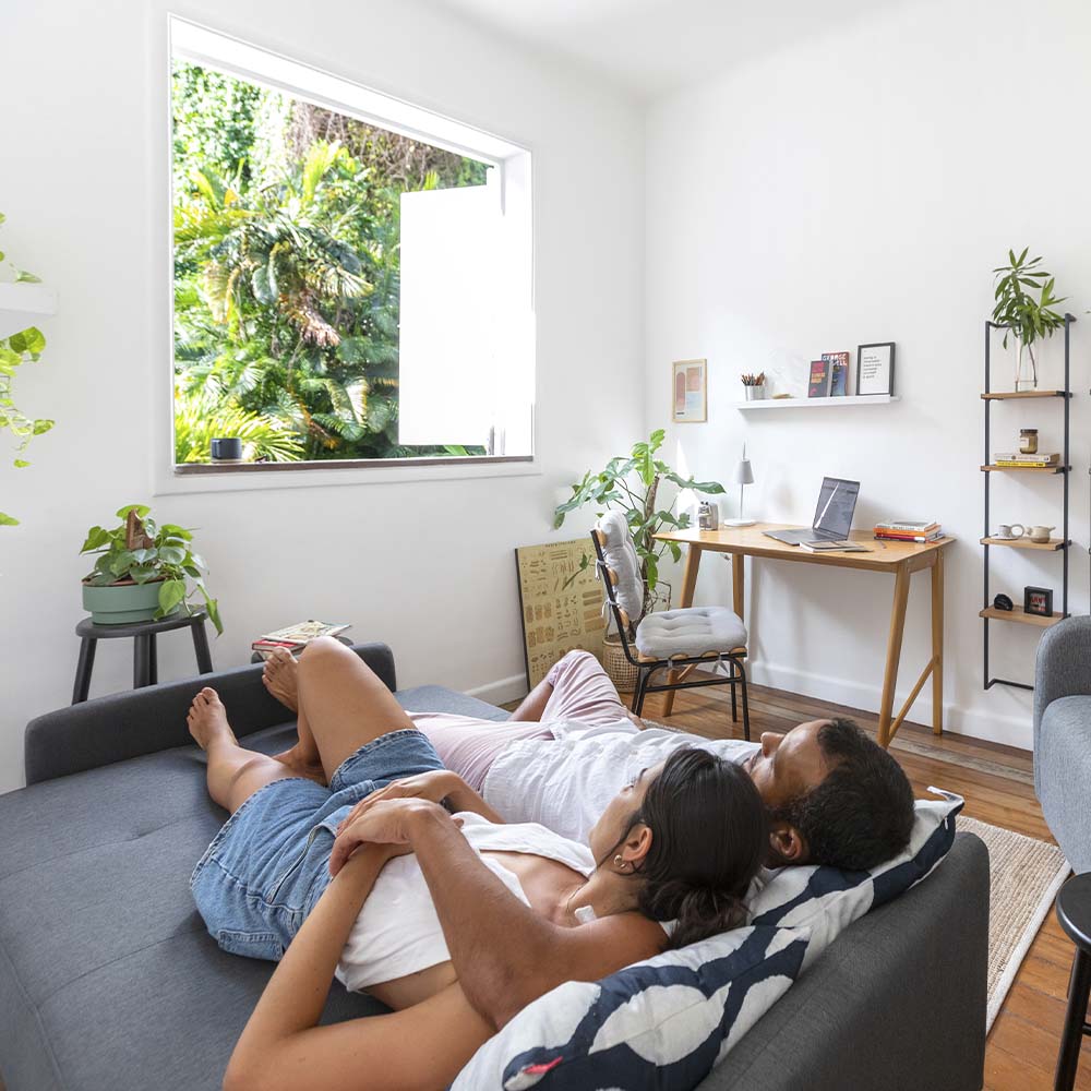 estante-degrau-ambiente-sala