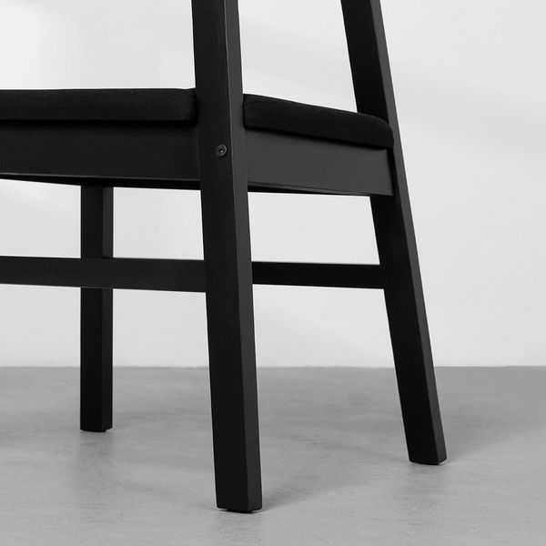 cadeira-tito-pret-detalhe-base