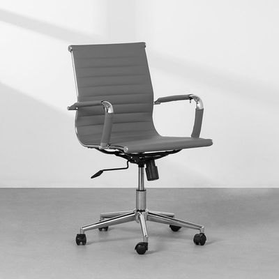 cadeira-de-escritorio-madrid-cromada-cinza-diagonal