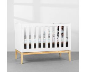 berco-mini-cama-noah-square-com-pes-em-madeira-natural-branco-fosco-berco-diagonal