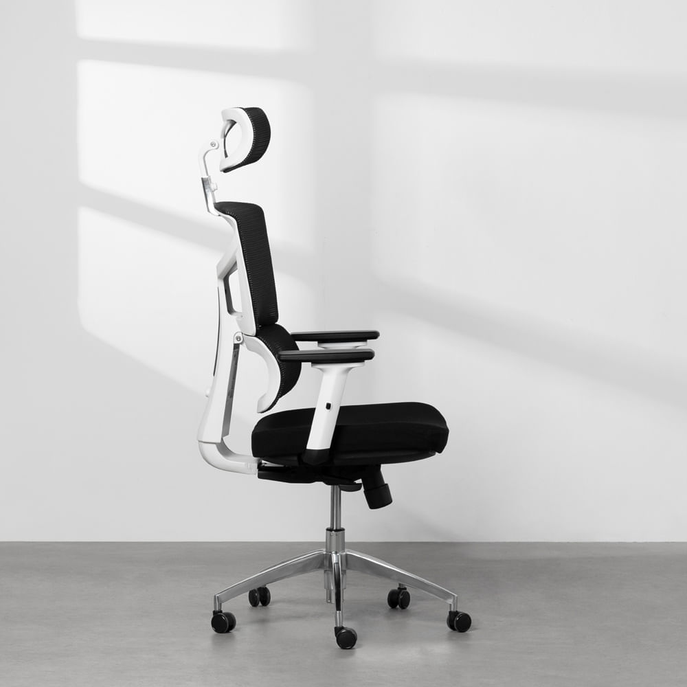 cadeira-de-escritorio-luxx-alta-branco-e-preto-lado