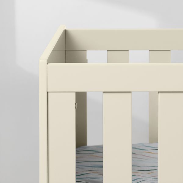 berco-mini-cama-noah-com-pes-em-madeira-areia-detalhes-grade