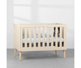 berco-mini-cama-noah-com-pes-em-madeira-natural-areia