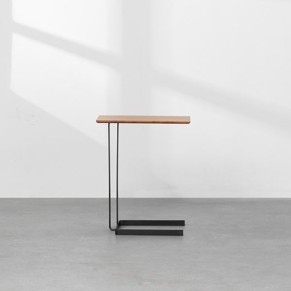 mesa-lateral-dobra-preto-e-louro-freijo-64cmx50cm-lado