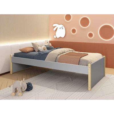 cama-evolutiva-2em1-ravi-pes-madeira-natural-cinza-fosco-ambiente-alto