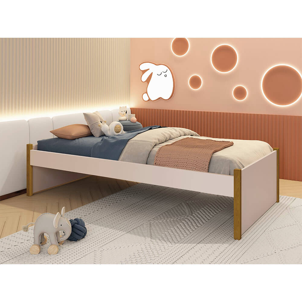 cama-evolutiva-2em1-ravi-pes-madeira-rosa-fosco-ambiente-alto