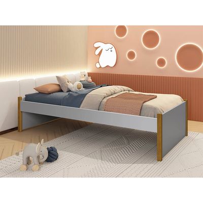 cama-evolutiva-2em1-ravi-pes-madeira-cinza-fosco-ambiente-alto