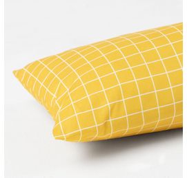 almofada-retangular-xadrez-amarelo-e-branco
