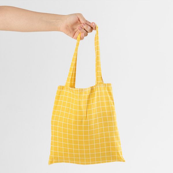 lencol-de-berco-com-elastico-e-fronha-xadrez-amarelo-e-branco-ecobag