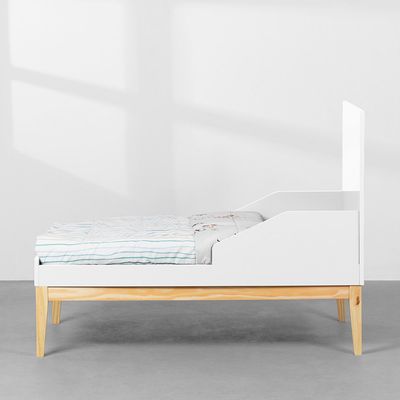 berco-mini-cama-noah-square-com-pes-em-madeira-natural-branco-fosco-cama-frontal