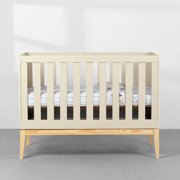 berco-mini-cama-noah-pes-em-madeira-natural-areia-frontal