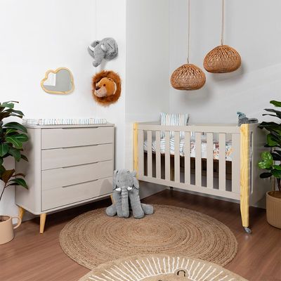 Quarto-infantil-Comoda-Boom-4-Gavetas-Areia--Berco-Tom-Areia-com-Kit-Pes-Natural