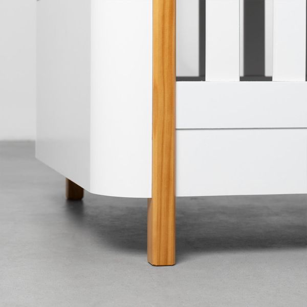 berco-mini-cama-curvo-oca-branco-e-amendoa-pes
