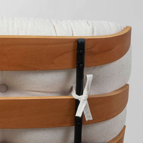 poltrona-costela-com-puff-branco-detalhe-dois