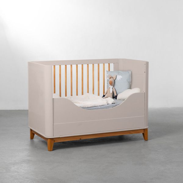 kit-quarto-infantil-boom-com-pes-square-mel---berco---guarda-roupa---comoda-4-gavetas---areia-fosco
