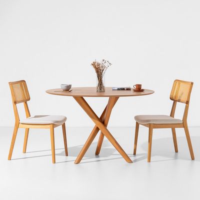conjunto-mesa-de-jantar-thai-redonda-carvalho-americano---120m---2-cadeiras-lala-encosto-palha-natural-ambiente