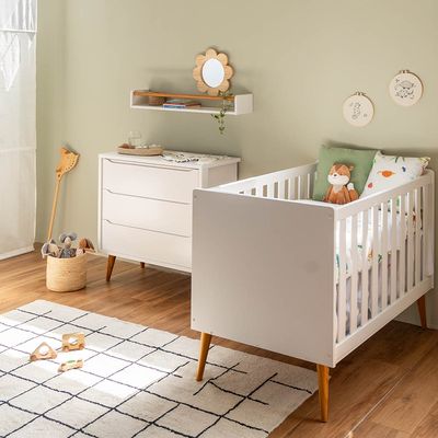 kit-quarto-infantil-theo-com-pes-retro-mel---berco---comoda-3-gavetas---branco-fosco