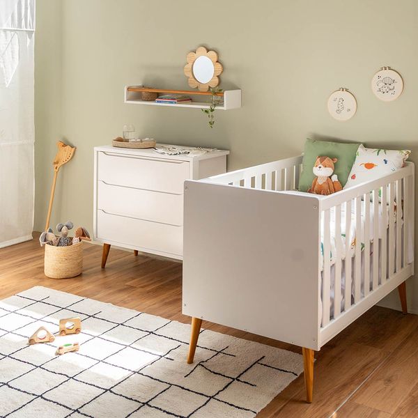 kit-quarto-infantil-theo-com-pes-retro-mel---berco---comoda-3-gavetas---branco-fosco