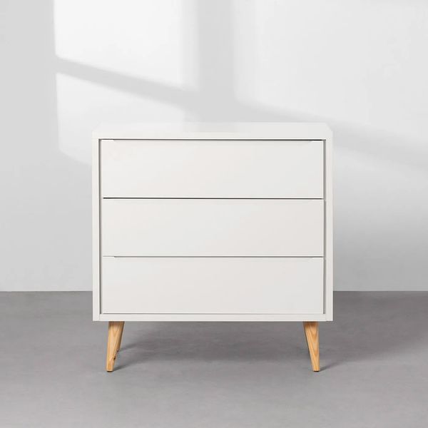 kit-quarto-theo-com-pes-retro-natural---berco---comoda-3-gavetas---branco-fosco