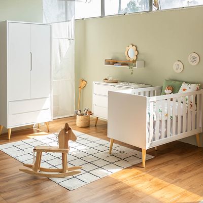 kit-quarto-infantil-theo-com-pes-retro-natural---berco---comoda-6-gavetas---guarda-roupa-2-portas---