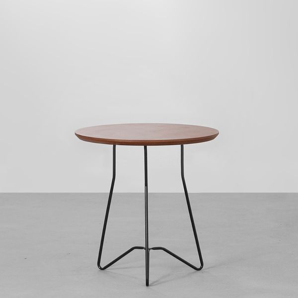 mesa-lateral-filete-redonda-preto-e-nozes---42cm-x-45-5cm