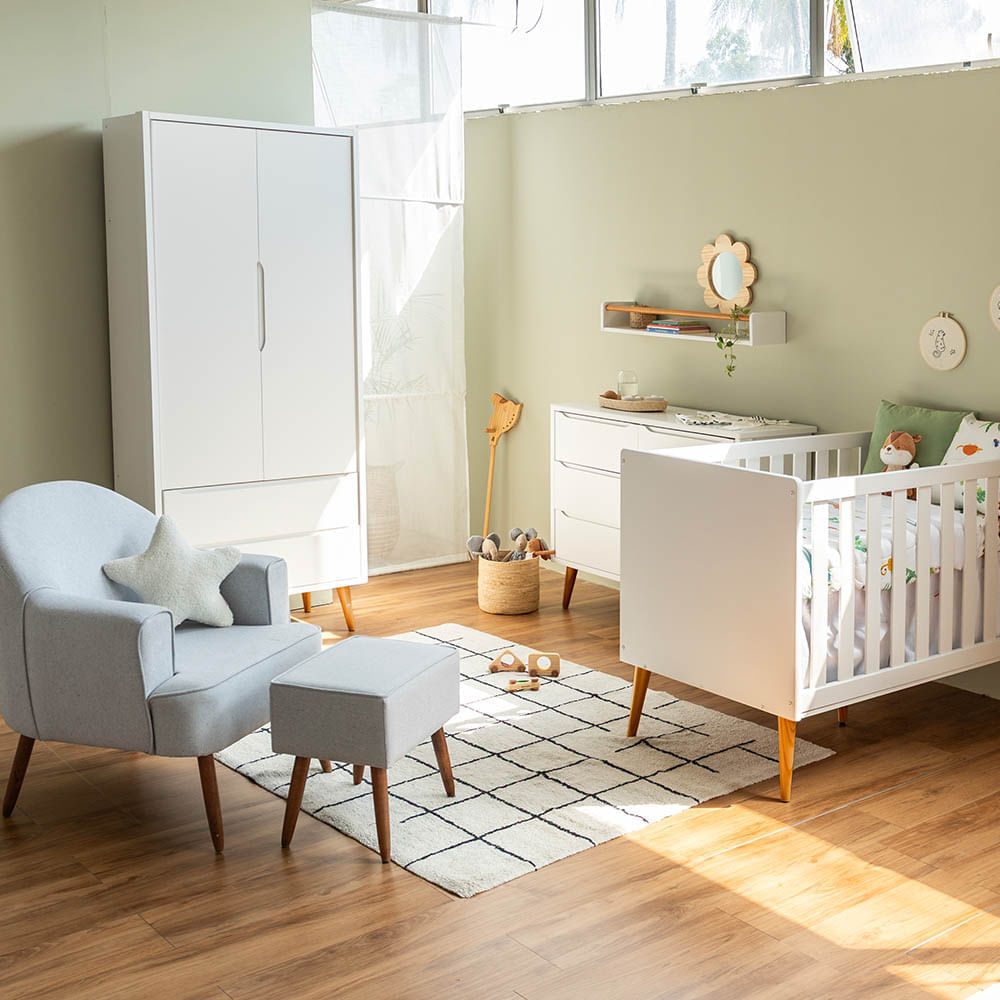kit-quarto-infantil-theo-com-pes-retro-mel---berco---comoda-6-gavetas---guarda-roupa-2-portas---polt