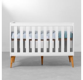 kit-quarto--infantil-theo-com-pes-retro-mel---berco---comoda-6-gavetas---guarda-roupa-2-portas---polt