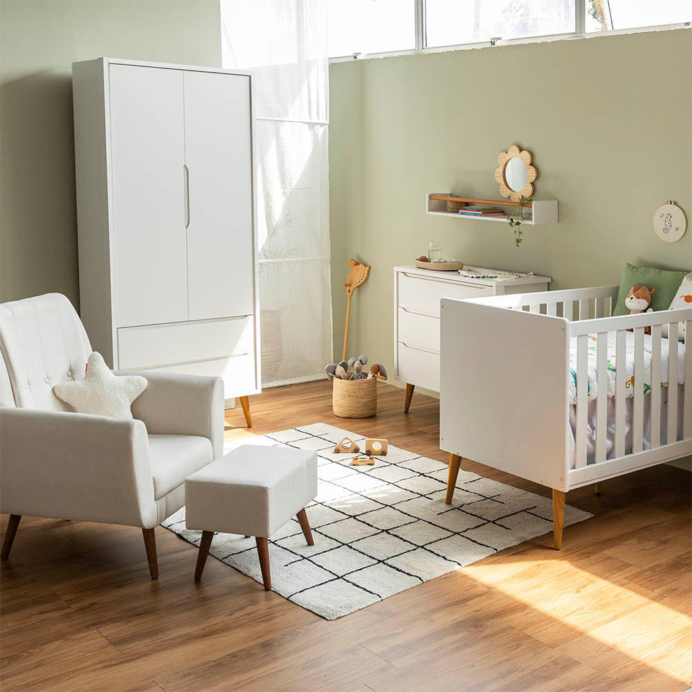 kit-quarto--infantil-theo-com-pes-retro-mel---berco---comoda-3-gavetas---guarda-roupa-2-portas---polt