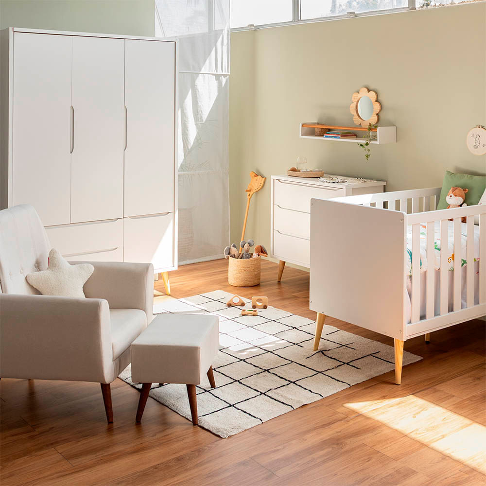 kit-quarto-infantil-theo-com-pes-retro---berco---comoda-3-gavetas---guarda-roupa-3-portas---poltrona