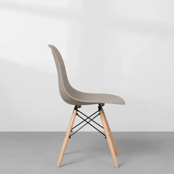 Cadeira--eames-eiffel-com-pes-em-madeira--fendi-detalhe-lateral.jpg
