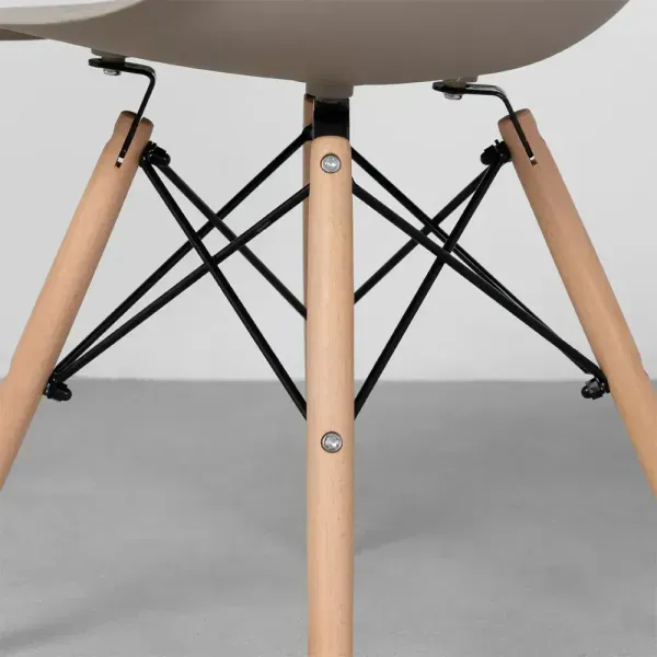 Cadeira--eames-eiffel-com-pes-em-madeira--fendi-detalhe-pe.jpg