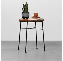 mesa-lateral-patio-redonda-47x38-preto-e-nozes-ambiente