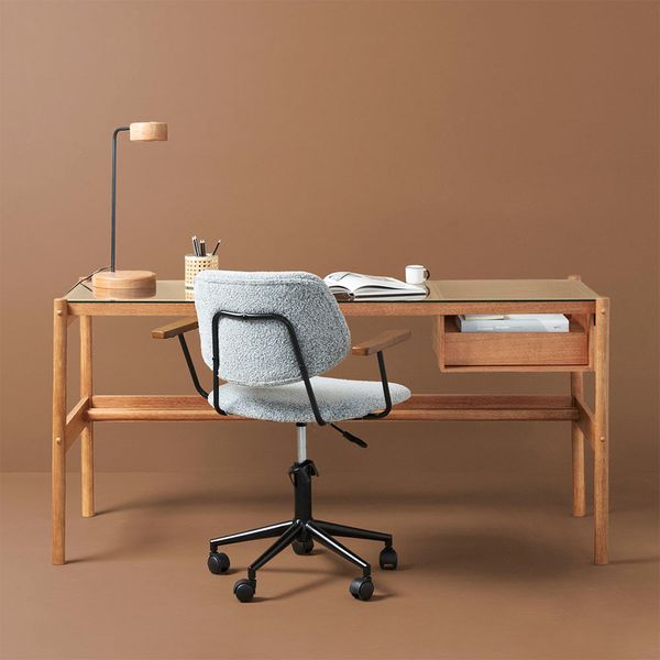 conjunto-office---escrivaninha-arp-nozes-com-tampo-vidro-incolor-1-60m---cadeira-de-escritorio-colli