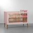 berco-mini-cama-noah-wood-classic-rosa-fosco-com-kit-pe-retro