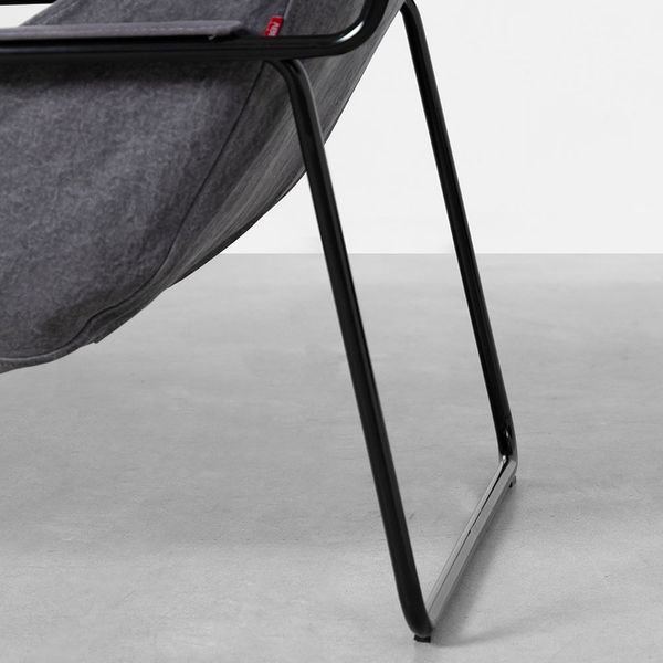 poltrona-maggiolina-com-puff-lona-chumbo----almofadas-lona-cinza