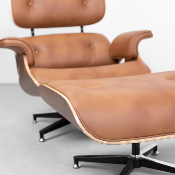 poltrona-charles-eames-com-puff-caramelo-vista-cadeira