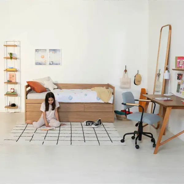 1741D086CB80D958D399EB41A6F2EDCD_a2dcdea2-80b5-4479-88c9-8ad6792c4af7_2024_estante_mosaico_bicama_zuka_espelho_greta_cadeira_bart_l--1-